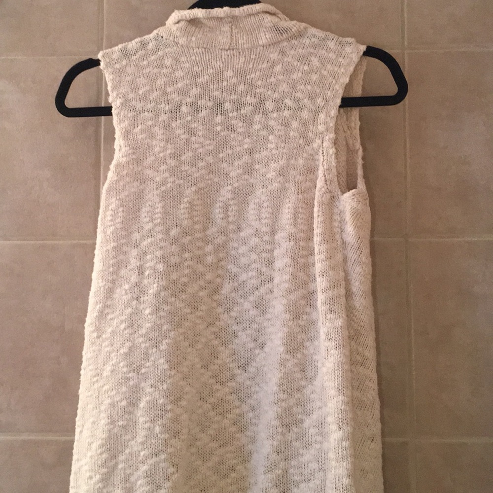 Vest - Picture 3 of 3
